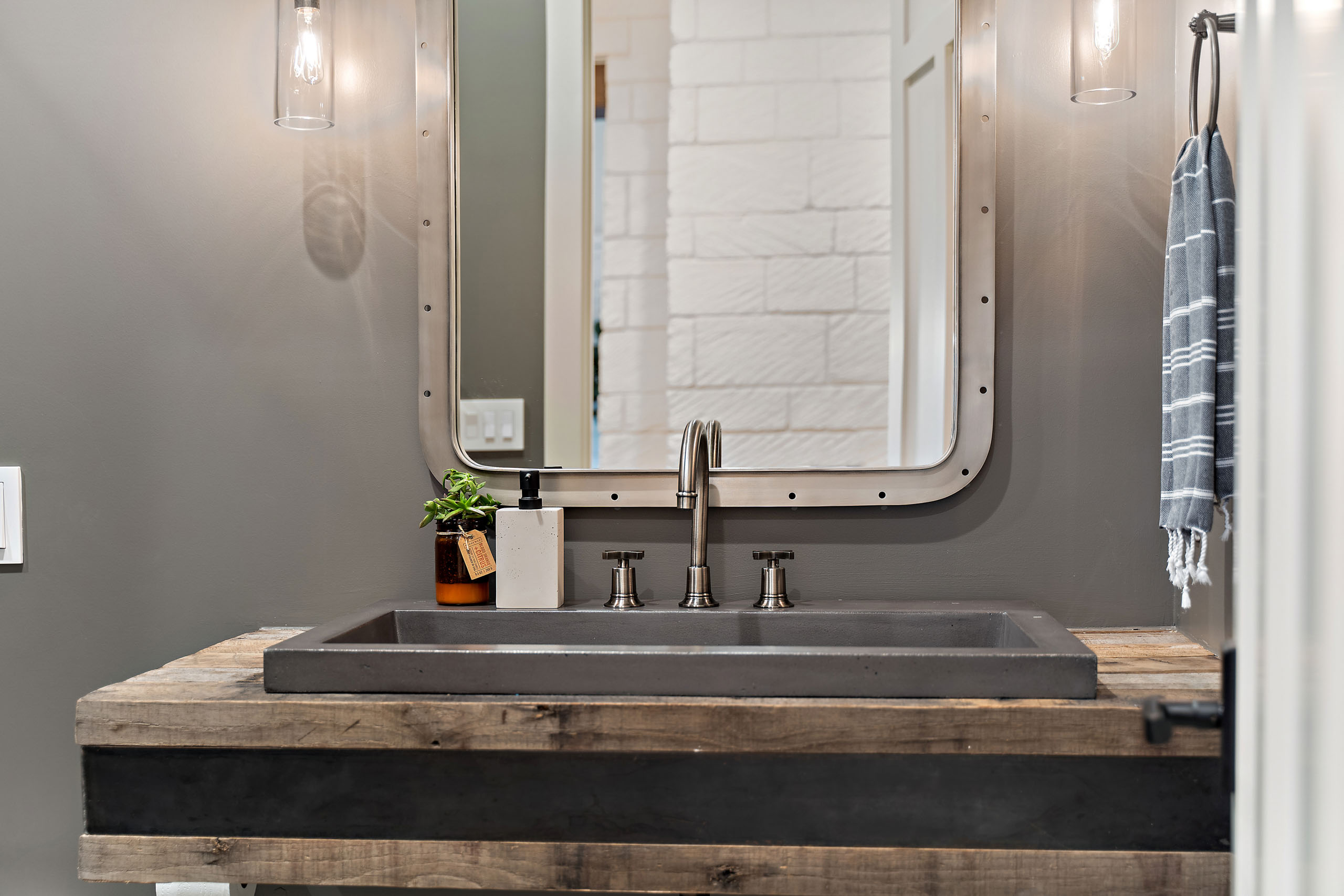 Hill County Lakeside